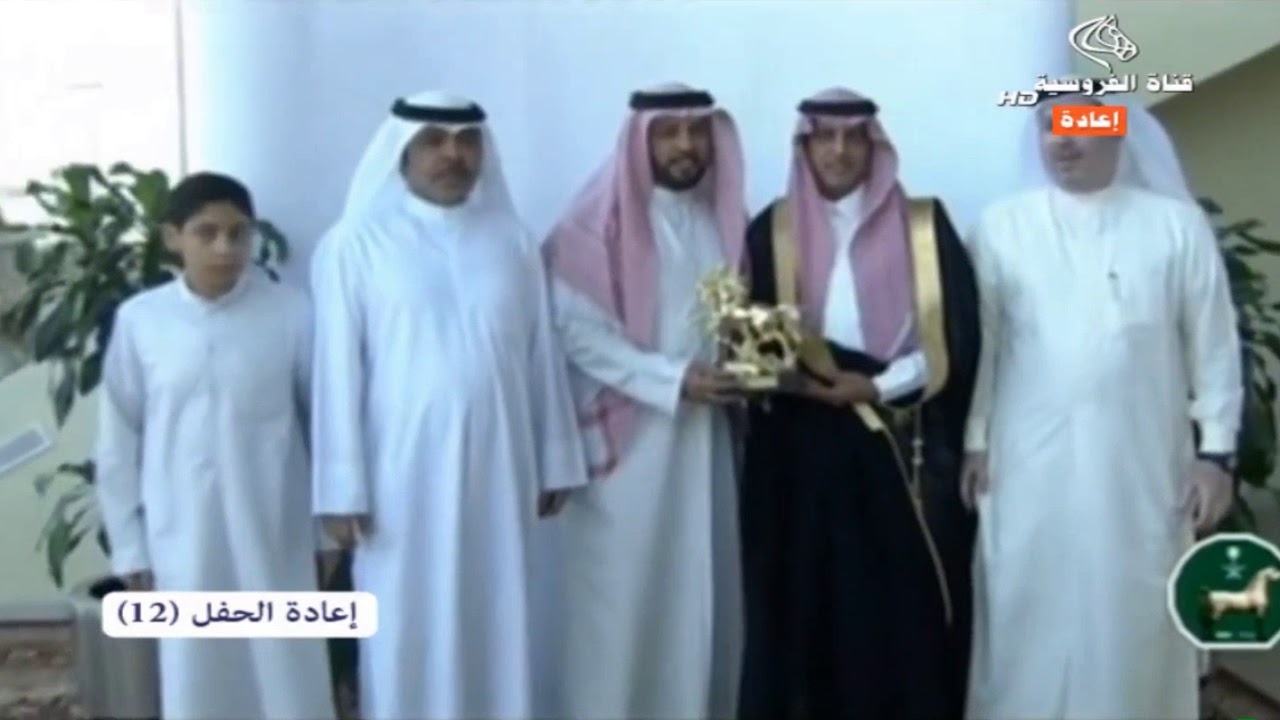 تسليم الفائز بالشوط السابع بجائزة نادي الفروسية التقديريةفوز كونتانجو اسطبل الغريبان
