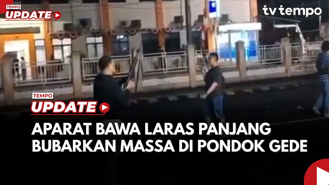 Sambil Bawa Senpi Laras Panjang, Aparat Tangkap Massa di Pondok Gede Bekasi
