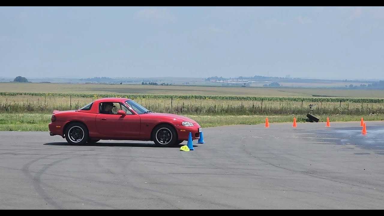 Stock 2002 NB MX-5 drifting on skidpan | Redstar Raceway | South Africa