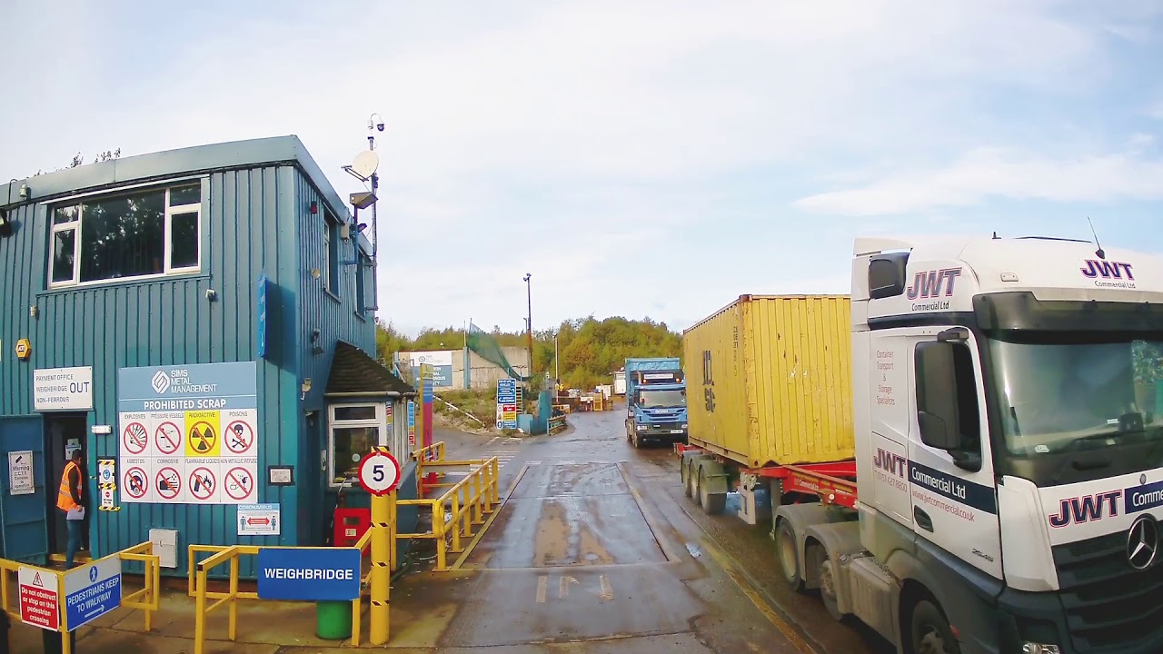Trucking In The UK - Trip To The Scrapyard