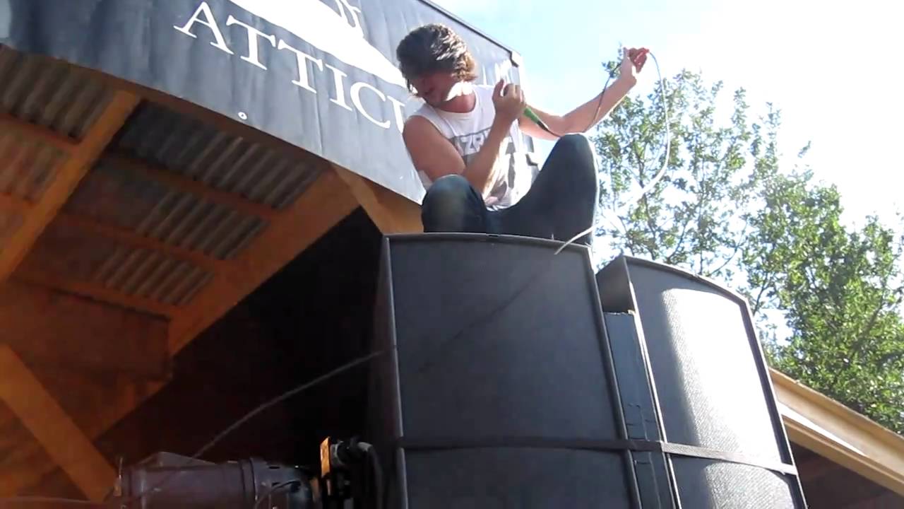 YASHIN - Everytime + STAGEDIVE Live @ Moshpit Open 2010