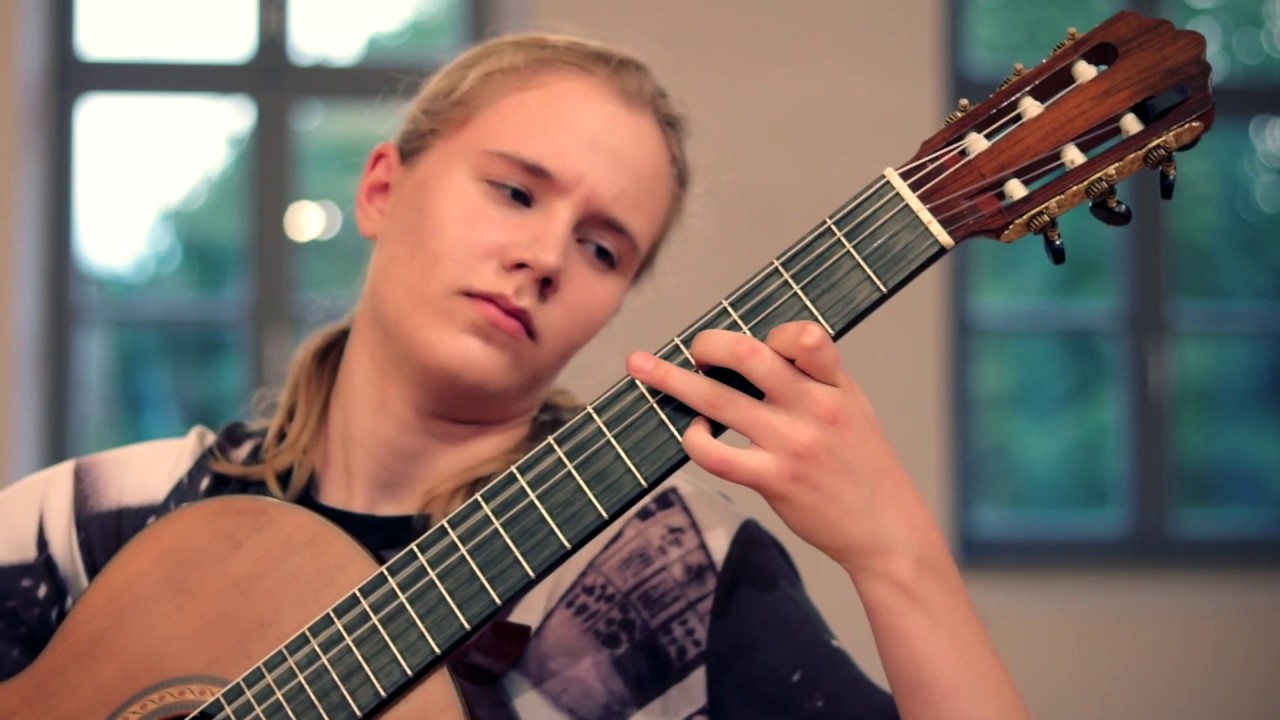 Leonora Spangenberger (13) plays 12 Etudes by Heitor Villa Lobos: Etude No 7