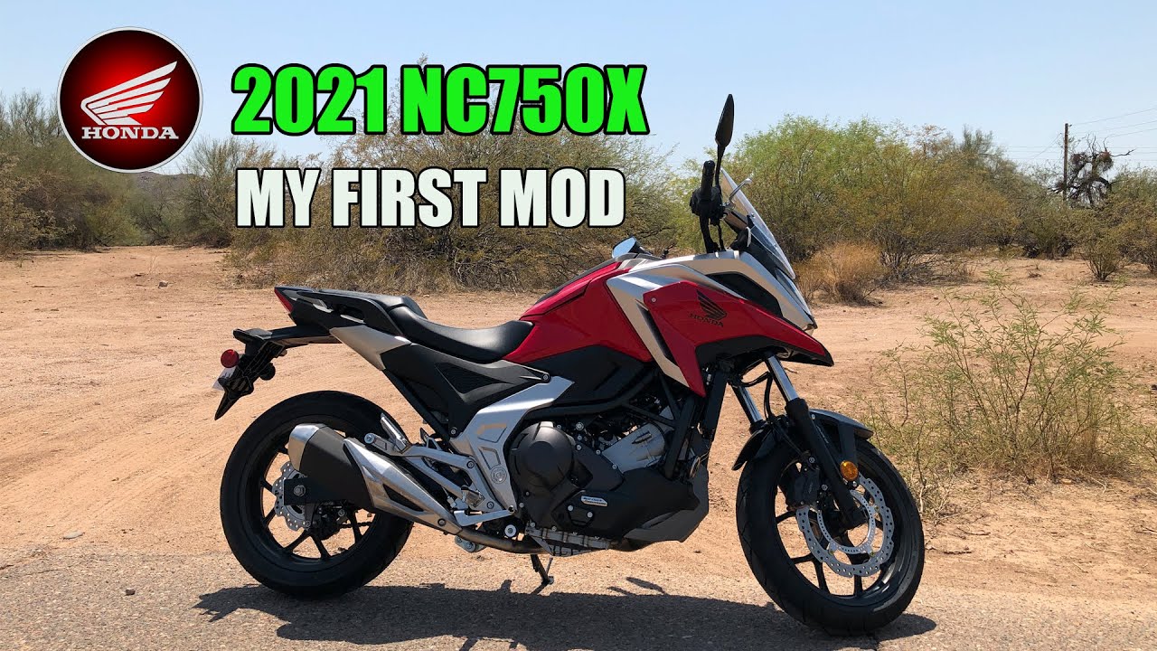 Honda NC750X 2021 года — установка комплекта USB-зарядного устройства