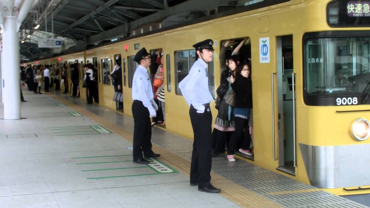 西武池袋線　石神井公園駅のラッシュ②