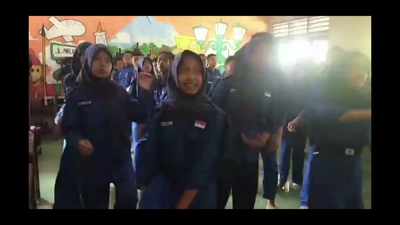 KOKURIKULER LATIHAN  TARI BADUI KELAS 7 G SMP NEGERI 1 MINGGIR