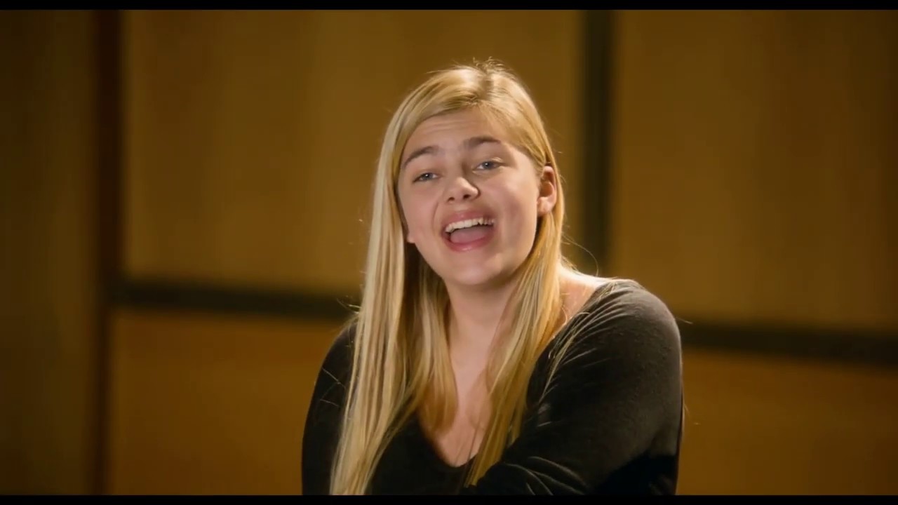 Louane - Je vole ( B&eacute;lier Family )