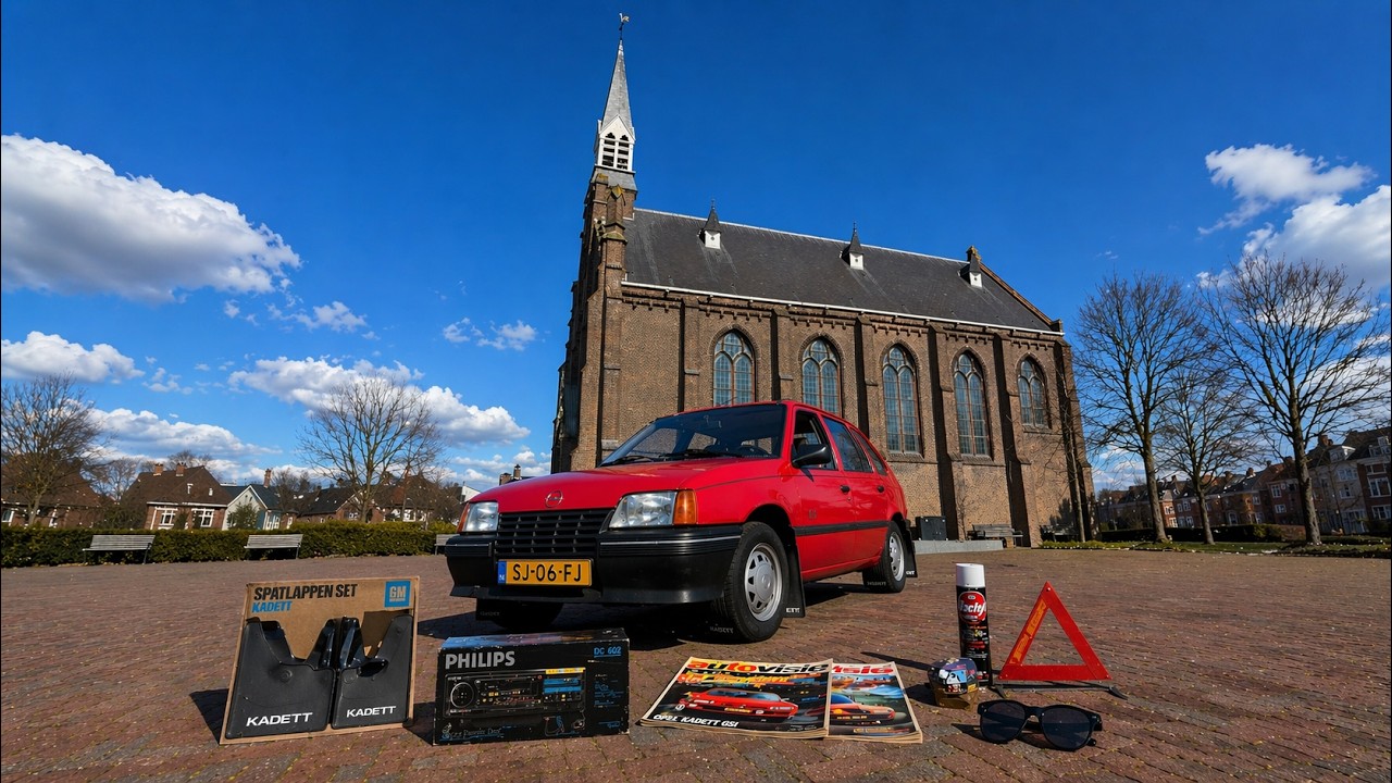ADDING PURE 80S DETAILS - 1987 Opel Kadett E Restoration #9