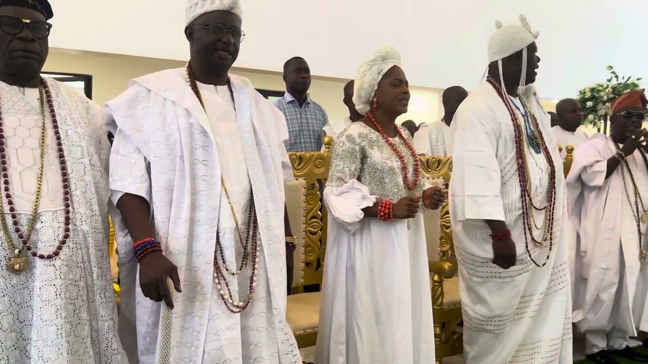 OONI OGUNWUSI AND QUEEN TEMITOPE SING PRAISES TO GOD FOR 9 BEAUTIFUL YEARS ON THE THRONE