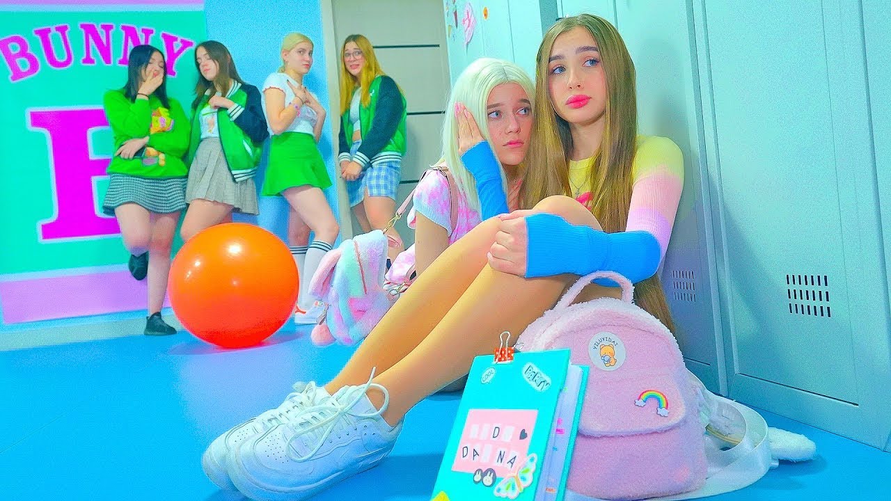 ΠΟΙΟΣ ΘΑ ΦΤAΣΕΙ ΣΤΗΝ ΟΜAΔΑ ΤΟΥ BUNNY - ΠΡOΚΛΗΣΗ! Η Alexa πρόδωσε τις μαζορέτες;