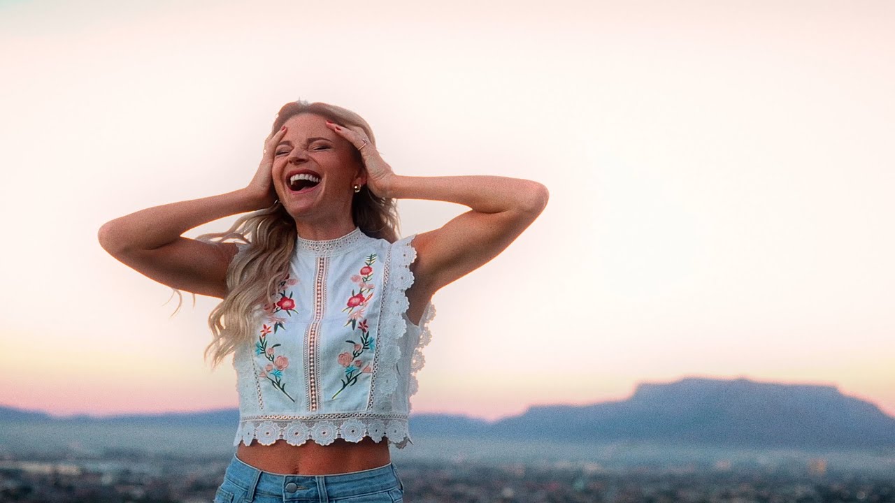 Leah - Lekkerste Lekker (Lyric Video)