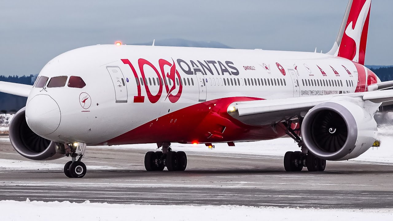(4K) Snow Arrivals & RWY Action | Vancouver Airport