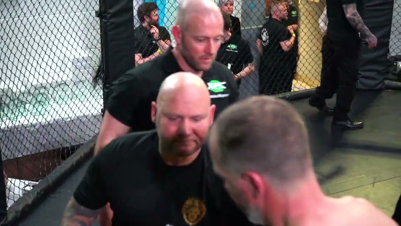 Stephan Robinson vs Matthew Warren