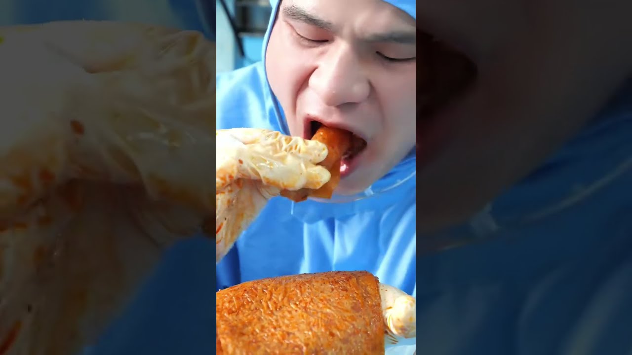 Do you dare to try？ Tell me! 😎#latiao #spicy #spicyfood #snack #chinesesnacks #asmr #chinesefood #h