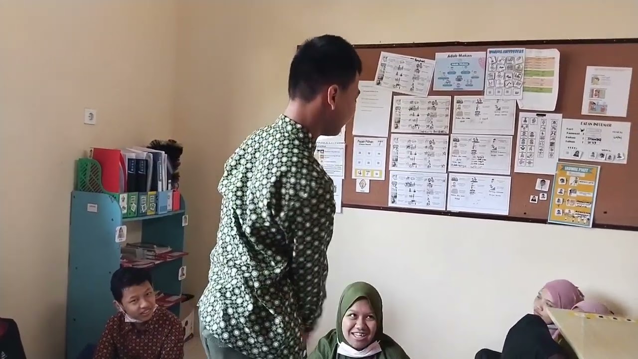 Program Multimedia produksi kerajinan sampah plastik bersama Universitas Muhammadiyah Malang