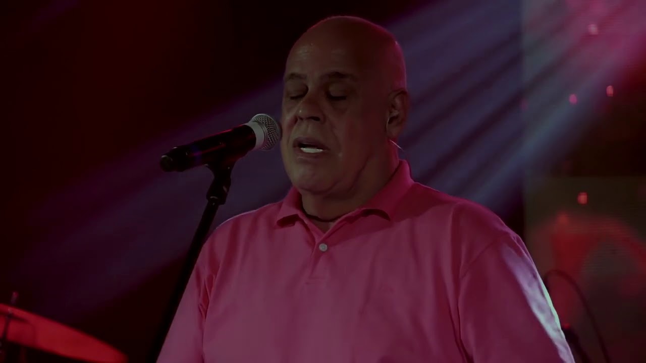Mattos Nascimento -  Só Ele é (Clama Brasil Live 4) Voz e Piano, Feat Abel Gomes