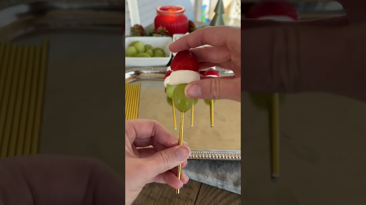 Grinch Fruit Kabobs! | Easy Holiday Treat Idea! 🎄 #easyrecipe #momlife #holidayseason #christmas