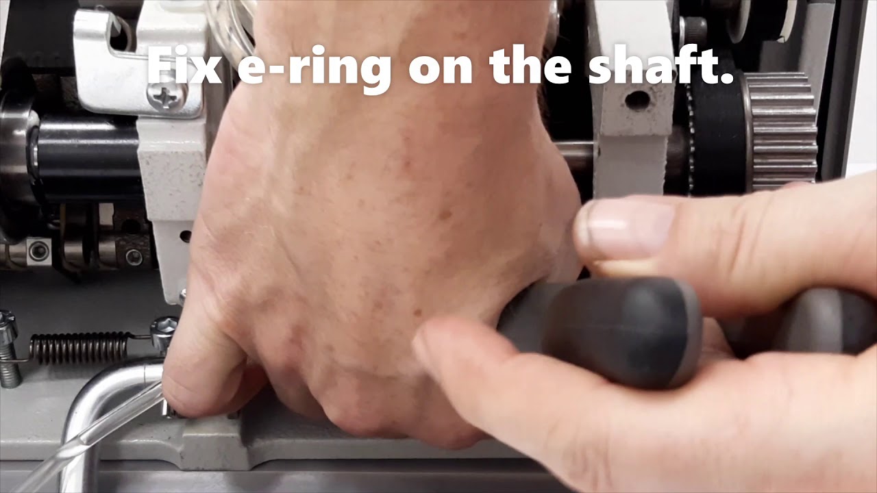 Assembling of feeding clutch to machine