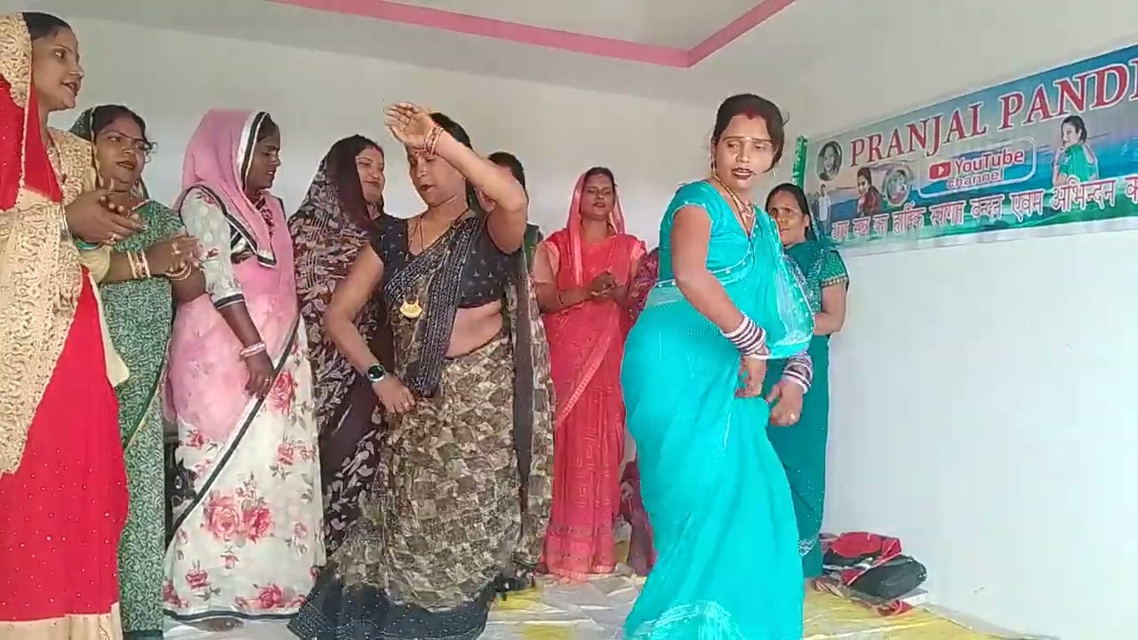 #Trending #viral videoधमाकेदार (देहाती औरत)चीनी कै रस घोरी के नौ सौ छैला चली गईलै नहरिया पे अगोरी के