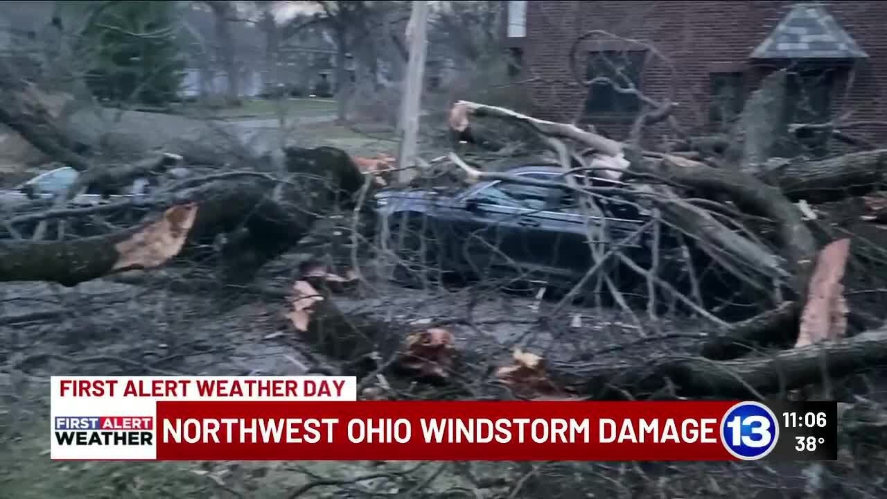 Toledo-area windstorm knocks out power, damages school roof in Perrysburg