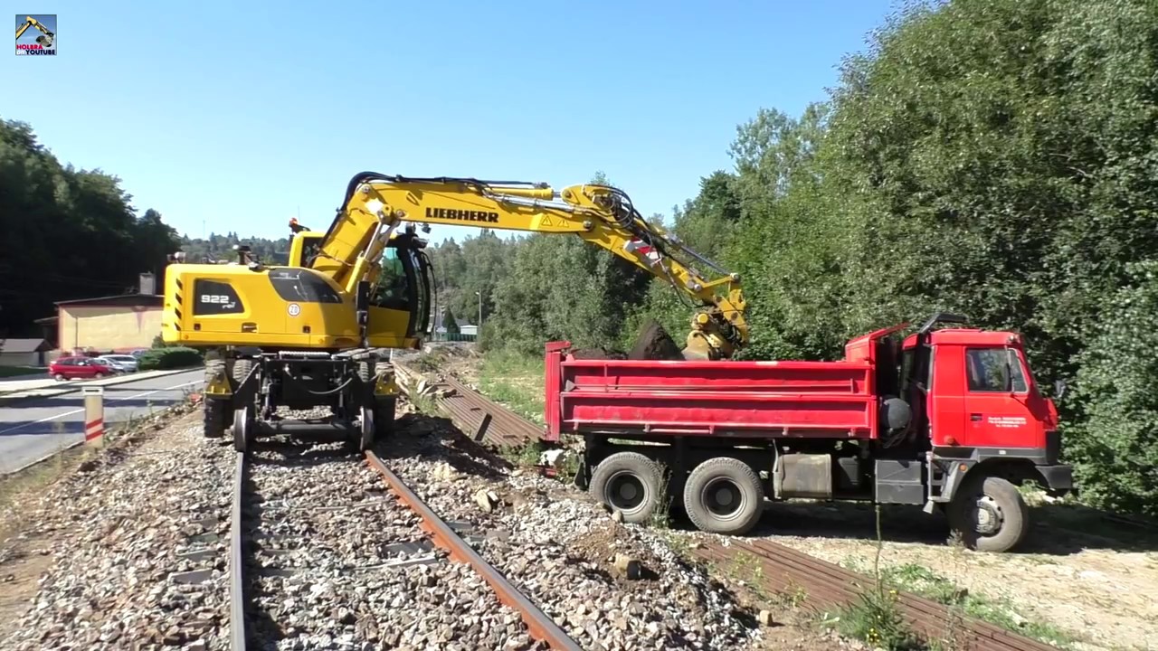 New Liebherr 922 rail and Tatra 815