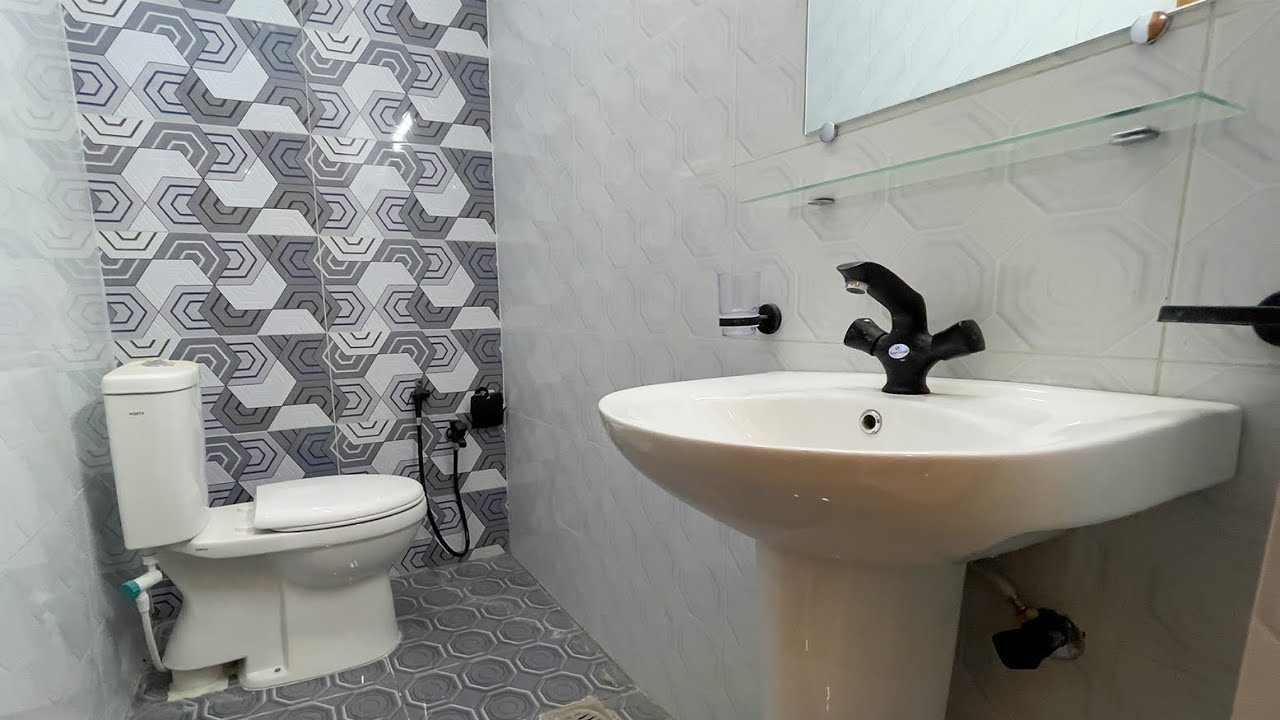 Small 4' x 6' bath design || washroom tiles design