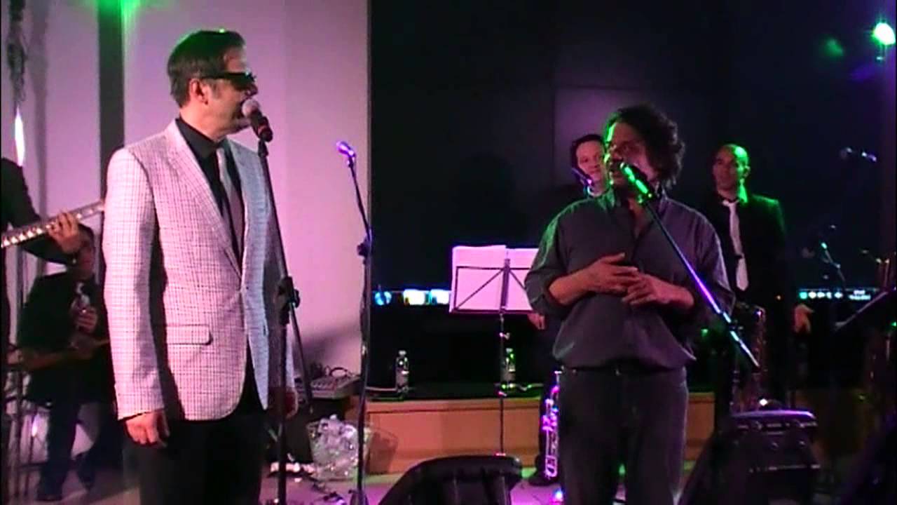Lillo e Greg - Sketch live inedito - Otto il passerotto