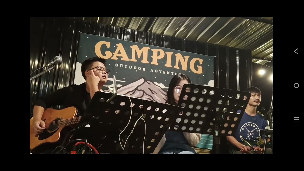 ดนตรีสดเพลงสบาย ๆ สไตล์แคมป์ปิ้ง (น้องฟ้า)