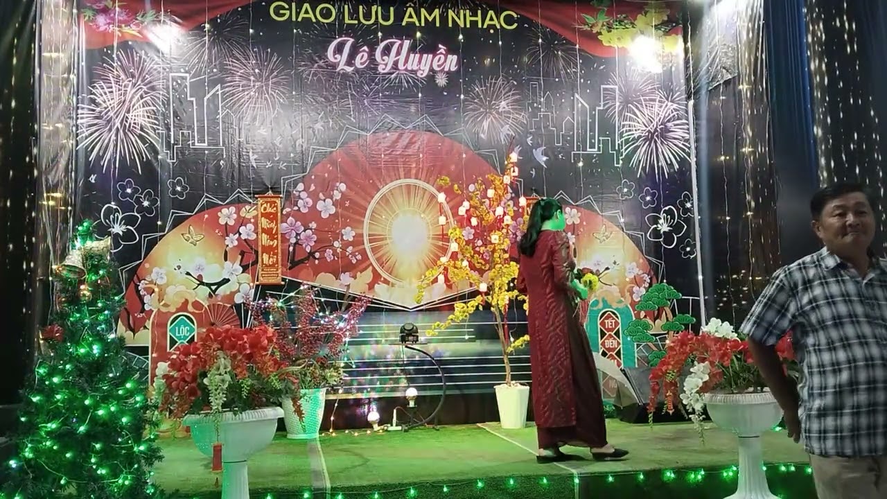 CK:LỮ KHÁCH BÊN ĐƯỜNG __TB:: HÒA LÊ 