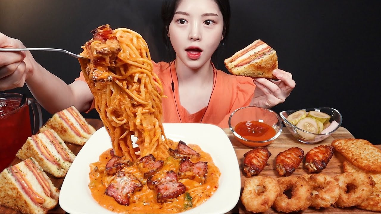 SUB)꾸덕촉촉 통베이컨 로제파스타에 몬테크리스토 먹방! 새우링 해쉬브라운 버팔로윙까지 양식 꿀조합 리얼사운드 Rosé Pasta & Monte Cristo Mukbang ASMR