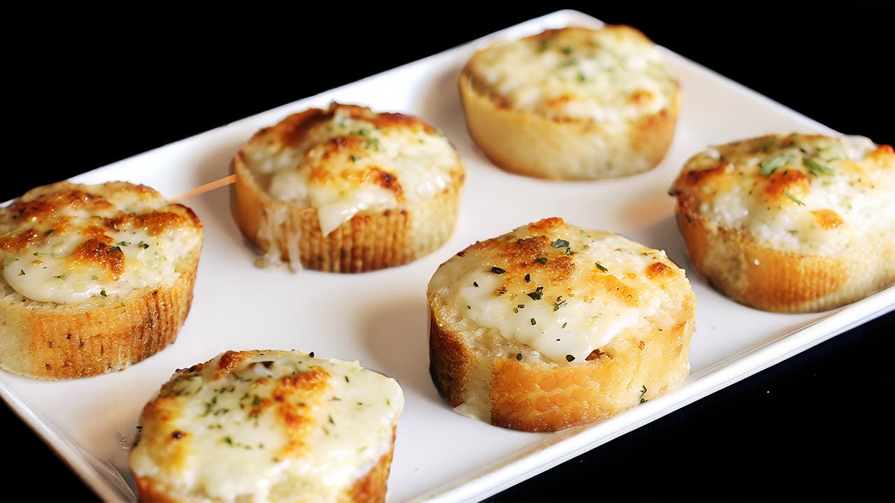 This 5-minute garlic cheese bread is tastier than pizza! I'll show you why!