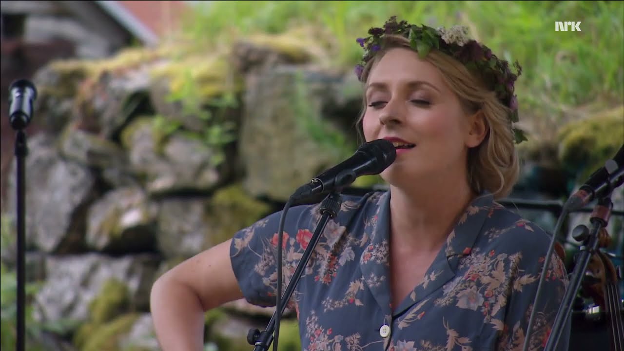 Eiv&oslash;r P&aacute;lsd&oacute;ttir - Tr&oslash;llabundin &ndash; 10.08.13 - High Quality with intro