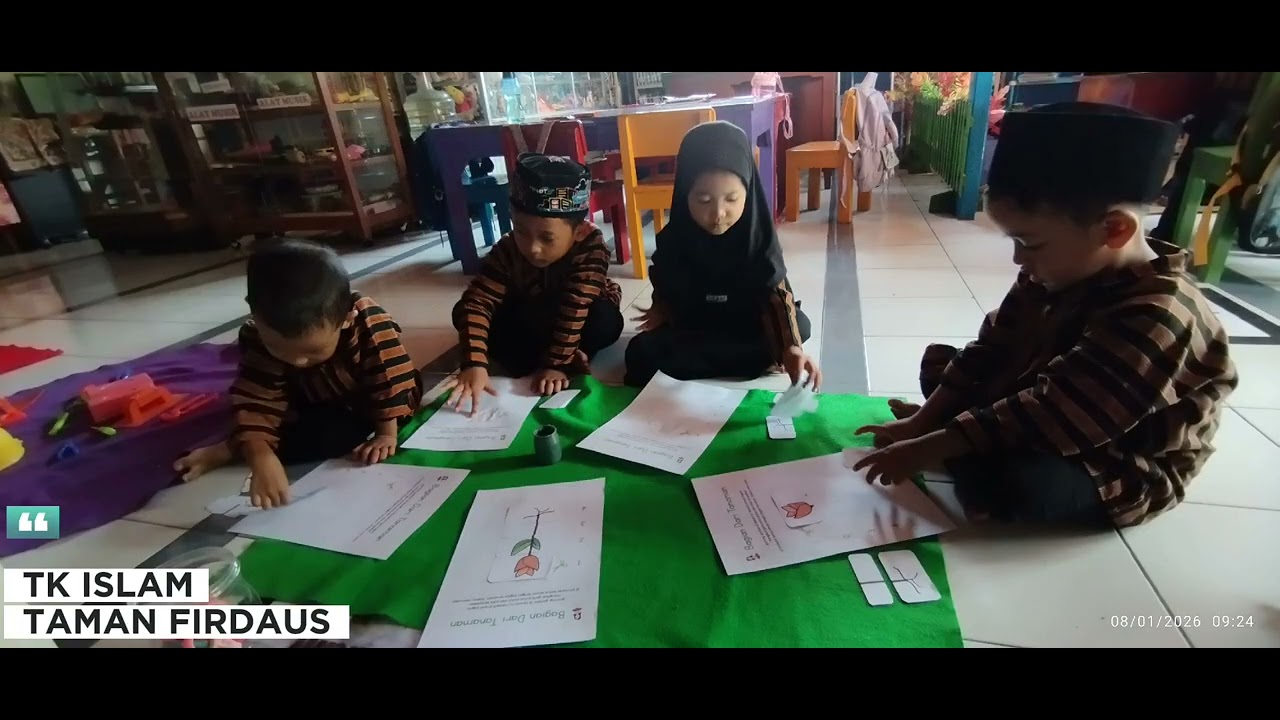 MENEMPEL POTONGAN BAGIAN TANAMAN - TK ISLAM TAMAN FIRDAUS PATI 