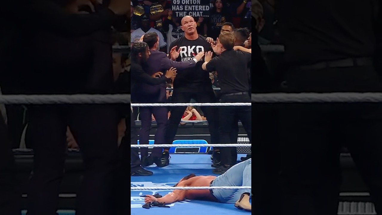 Żmija atakuje PONOWNIE. 😨😫 #SmackDown