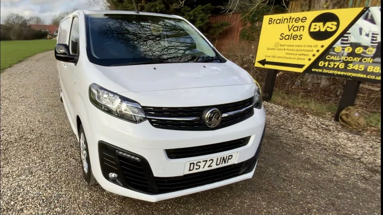 Vauxhall Vivaro DS72UNP