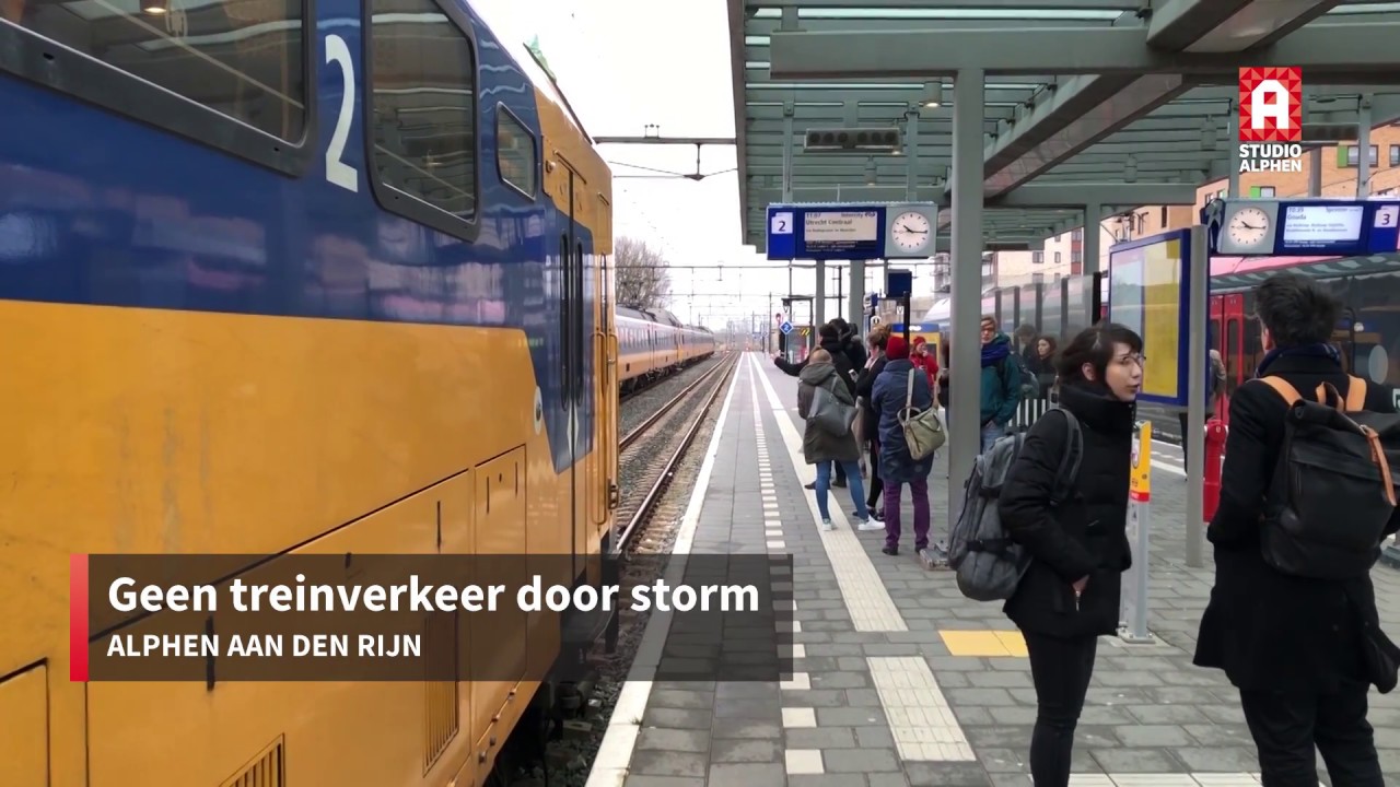 Geen treinverkeer door zware westerstorm