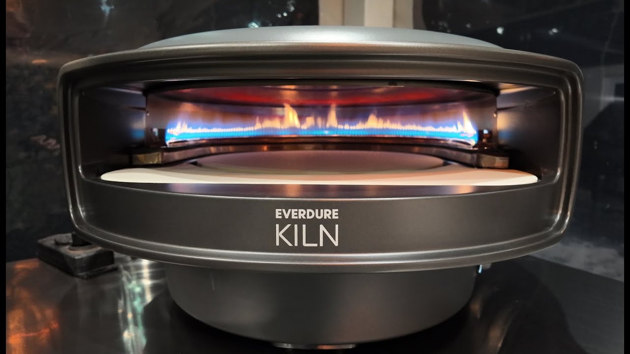 Unboxing & Erster Test: Der Everdure Kiln Pizzaofen mit rotierendem Pizzastein