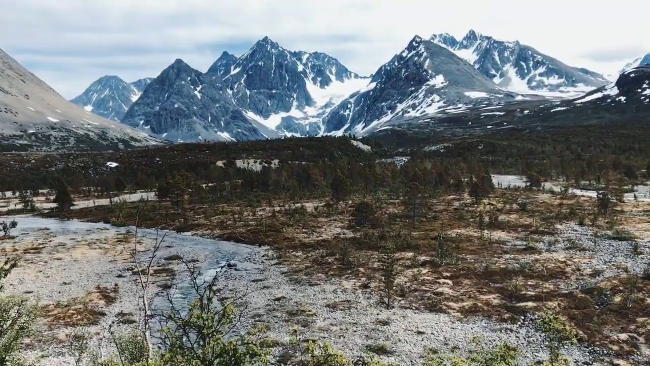 Helppo haikki siniselle j&auml;rvelle / Bl&aring;vatnet / Lyngen