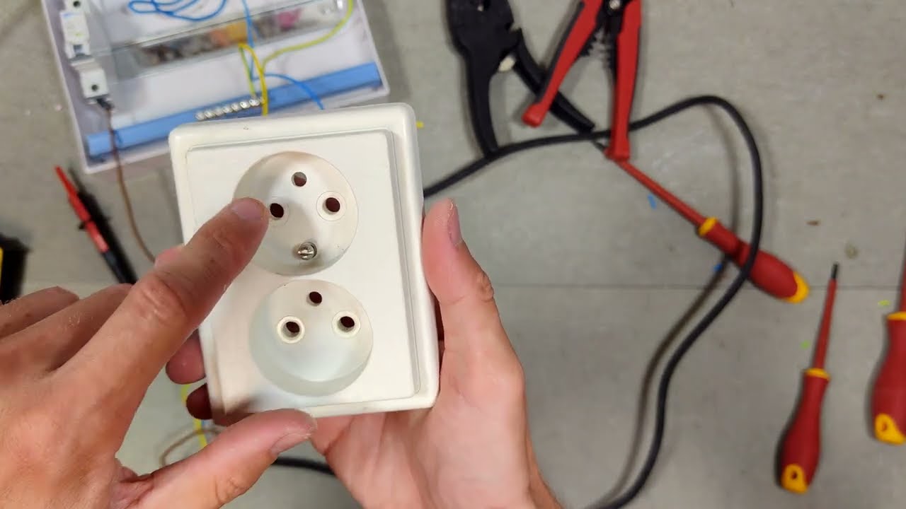 Jak zapojit běžnou zásuvku v ČR (230V) (Elektrika pro začátečníky)