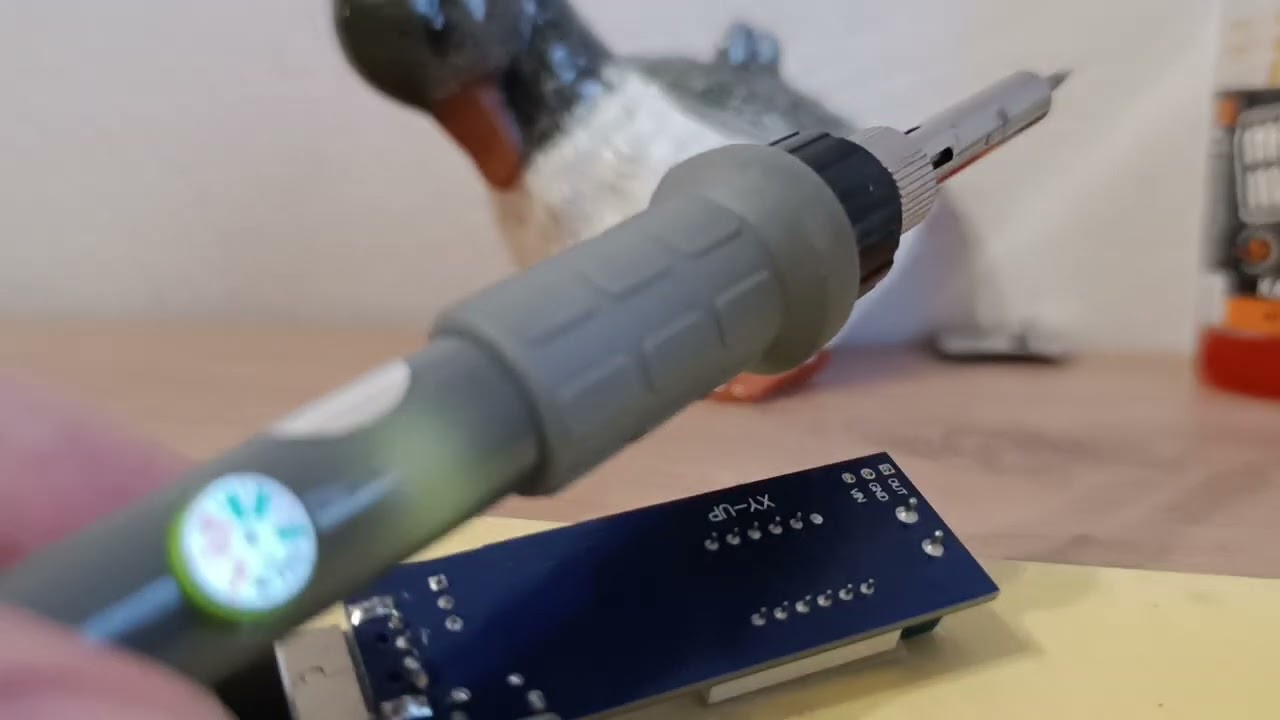 Чиним бракованный китайский USB генератор напряжения на 0-30 Вольт