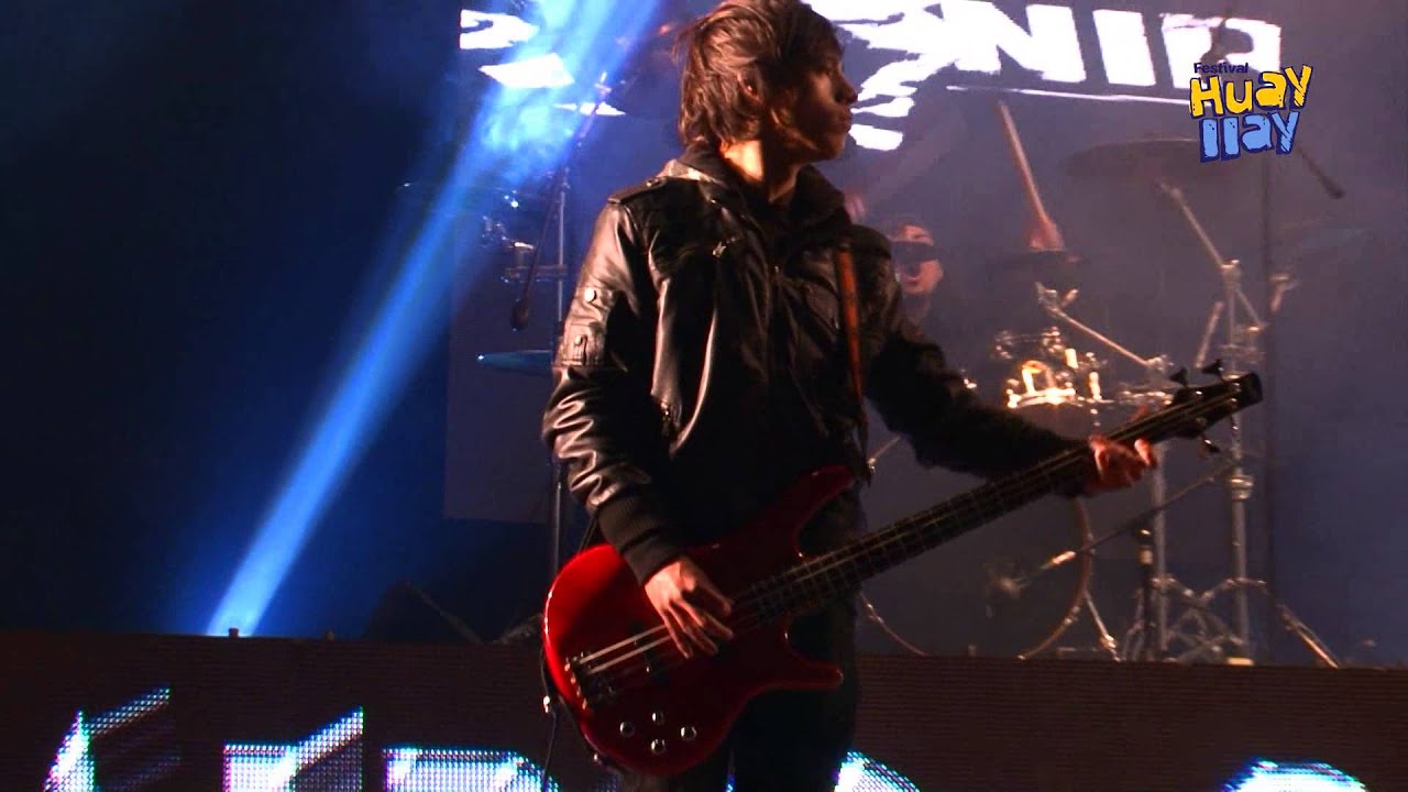 Kurt Cobain (Ramiro Saavedra) // Smell like teen spirits  // Festival Huayllay 2012