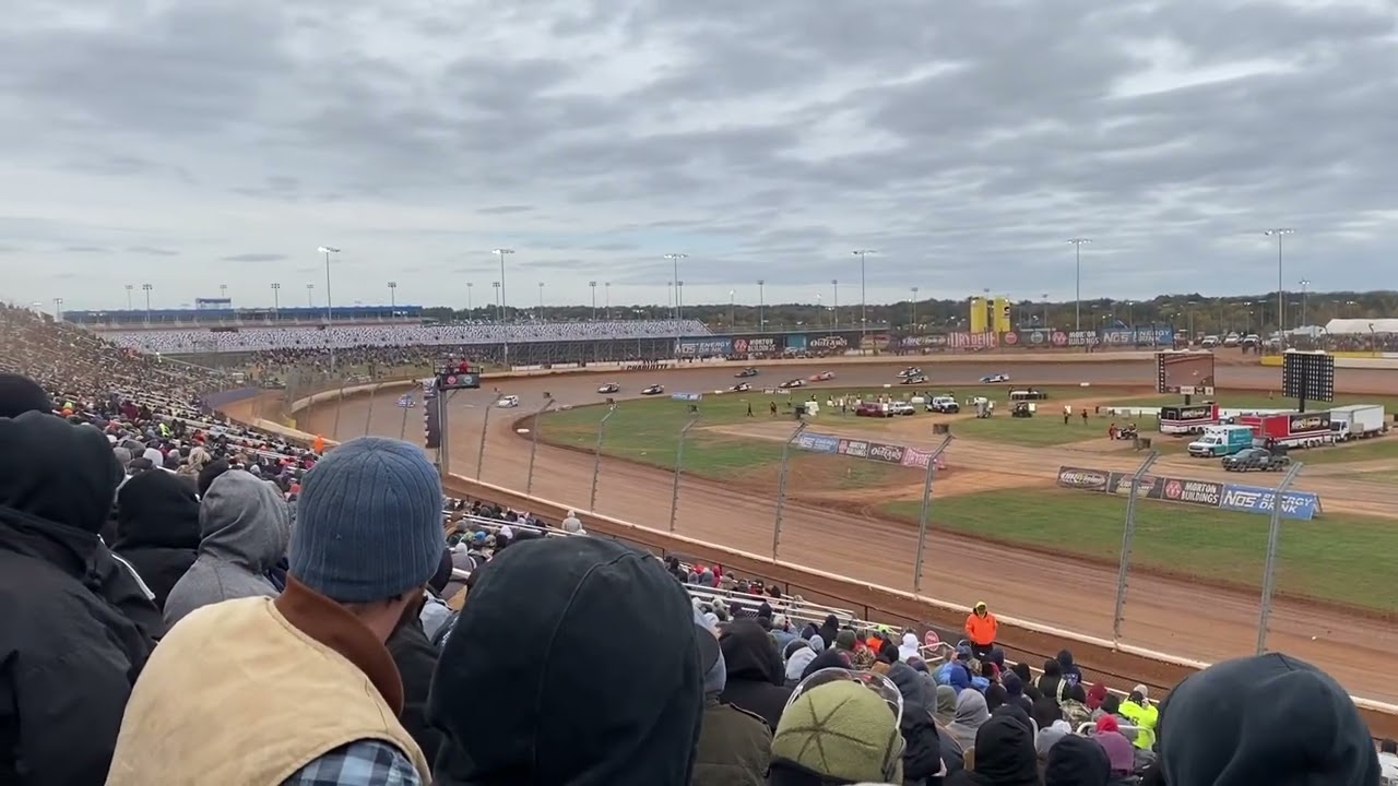 Jonathan Davenport and Brandon Sheppard 2021 World Finals heat race.