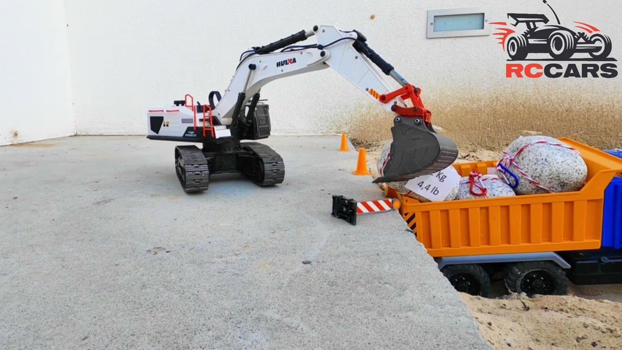 Professional-Grade HUINA 1594 RC Excavator Metal Construction 1.14 Scale