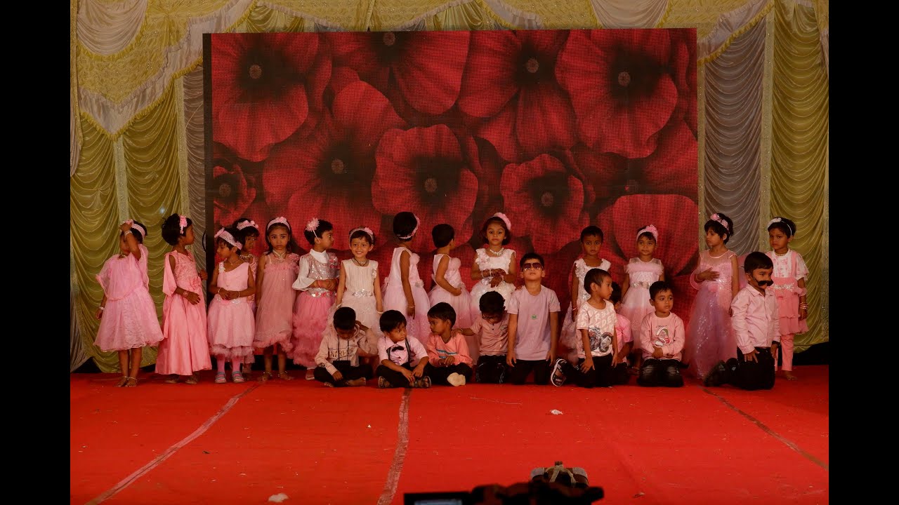 Dance on Itnis Si Hansi song by Nursery Students