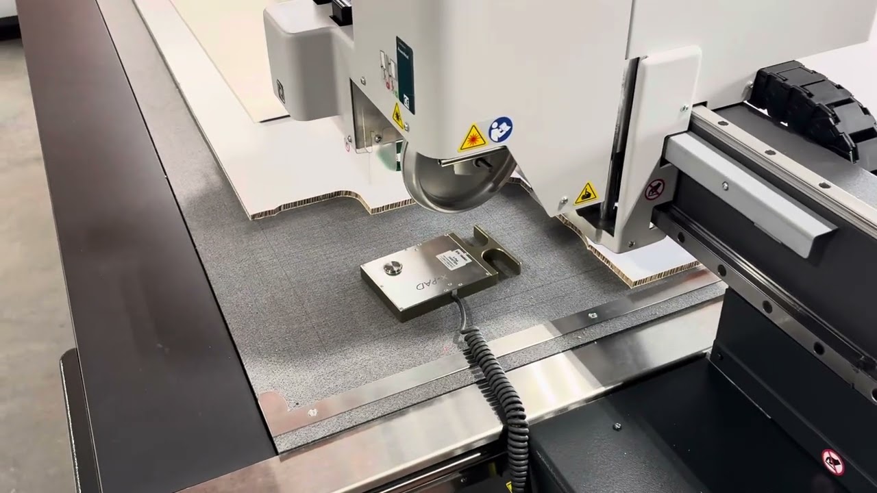 Blade change for Kongsberg X-Table MPHF tool