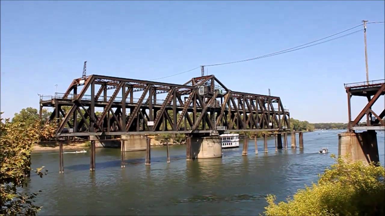 Sacramento I Street Swing Bridge Opening and Closing