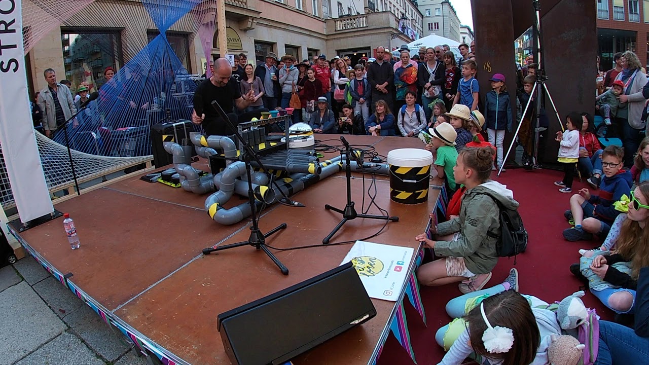 LORENZO MENA bucket pipe drummer / HutFestival  in Chemnitz, Germany 2019