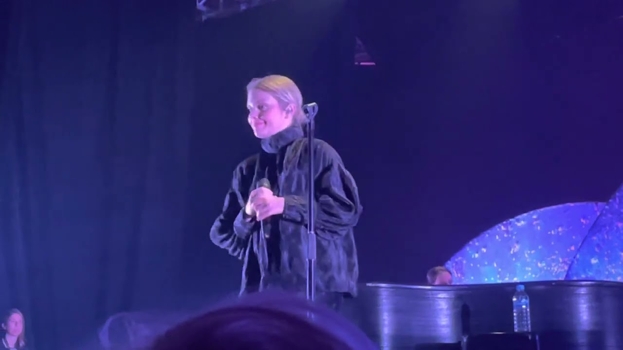 Coeur de pirate - Une complainte dans le vent (live @ Coulommiers - 19/10/2022)
