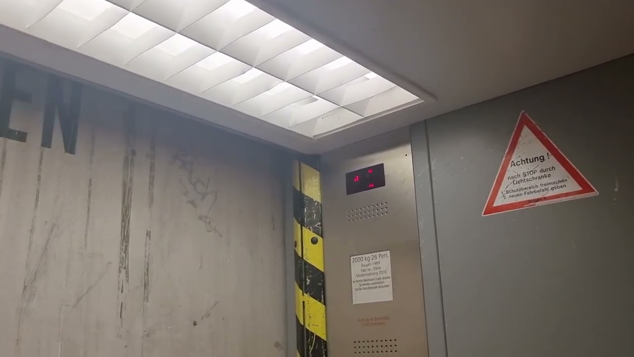 Lastenaufzug ohne Innentür Haushahn im Hamburger Meile Hamburg