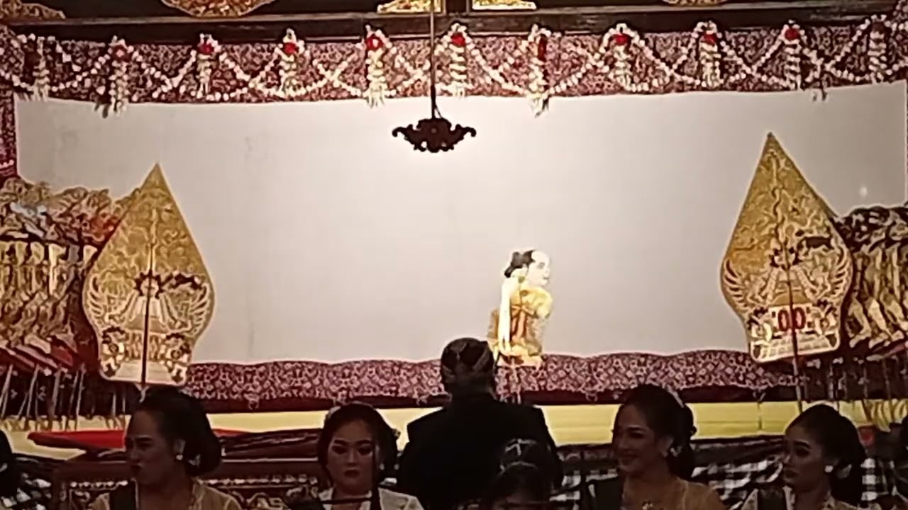 Sorotan 1.25.05 - 1.30.03 dari 🔴🟢▶️Live Pentas Pagelaran Wayang Kulit Kolaborasi 30 Dalang kondang d