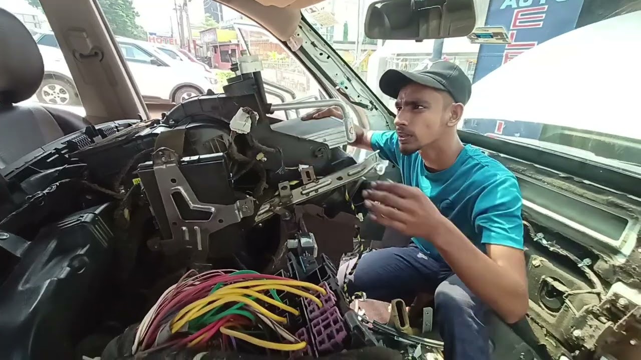 Mahindra XUV500 AC evaporator Replacement, expert Car AC Repair in odisha 9040210820